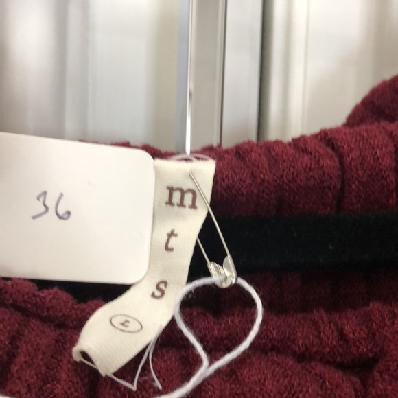 MTS Cranberry Sweater Large - Picture 3 of 3